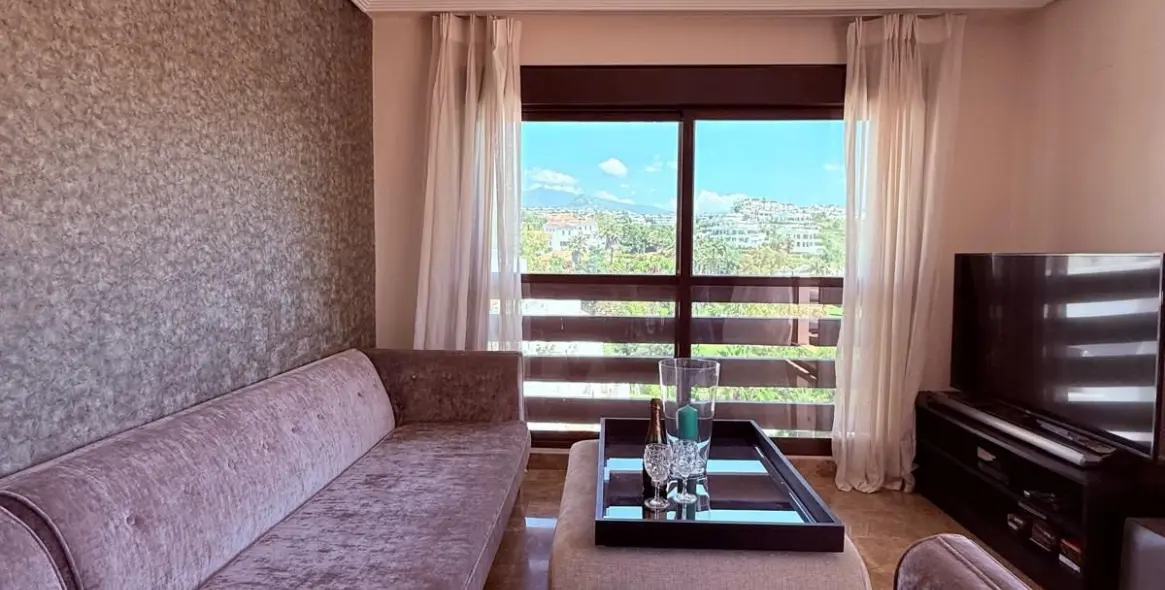 Sale of penthouse duplex in Estepona 27