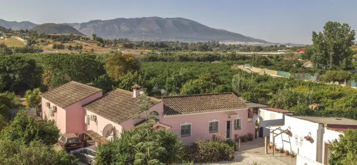 Sale of detached villa in Cártama 1