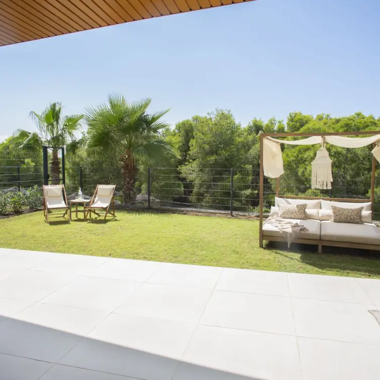 Sale of middle floor apartment in Fuengirola