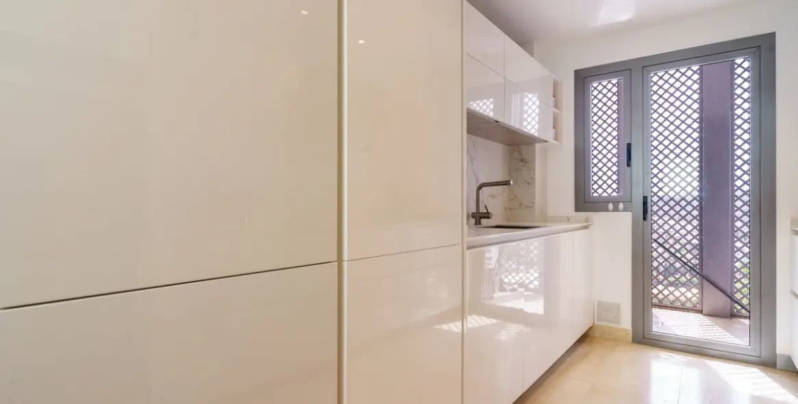 Продажа апартаментов на среднем этаже в Benahavís 16