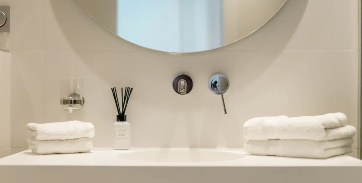 Sale of middle floor apartment in Benahavís 44