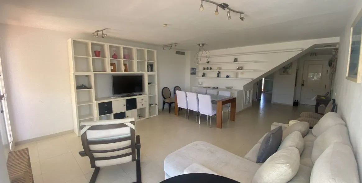 Продажа двухуровневого пентхауса в Torrequebrada 6