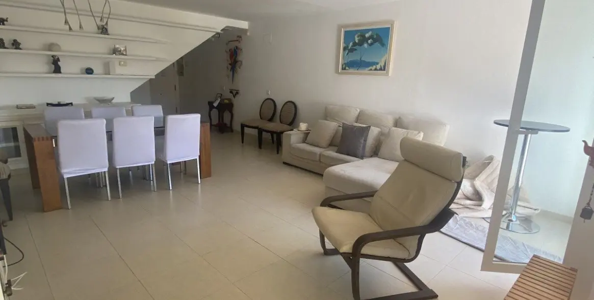 Продажа двухуровневого пентхауса в Torrequebrada 7