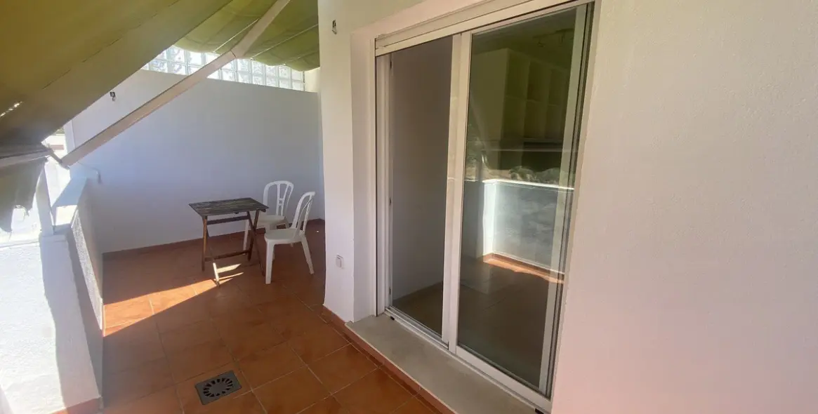 Продажа двухуровневого пентхауса в Torrequebrada 11