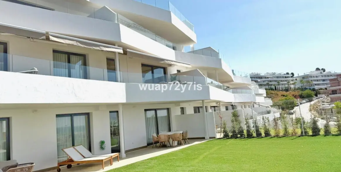 Sale of middle floor apartment in Estepona (district Estepona) 1