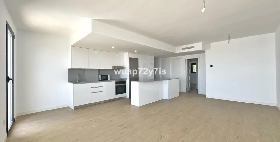 Sale of middle floor apartment in Estepona (district Estepona) 3