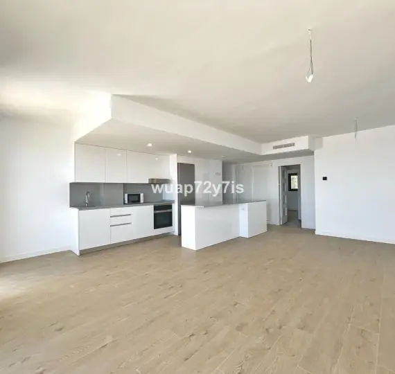 Middle floor apartment R5106505