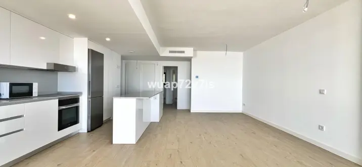 Middle floor apartment R5106505 3