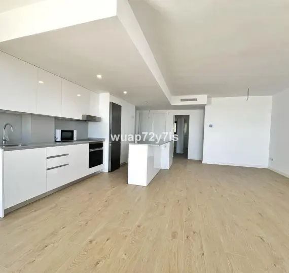 Middle floor apartment R5106505