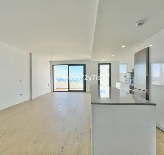 Middle floor apartment R5106505