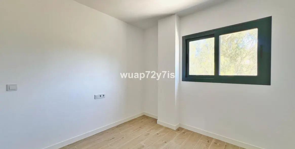 Продажа апартаментов на среднем этаже в Estepona 12