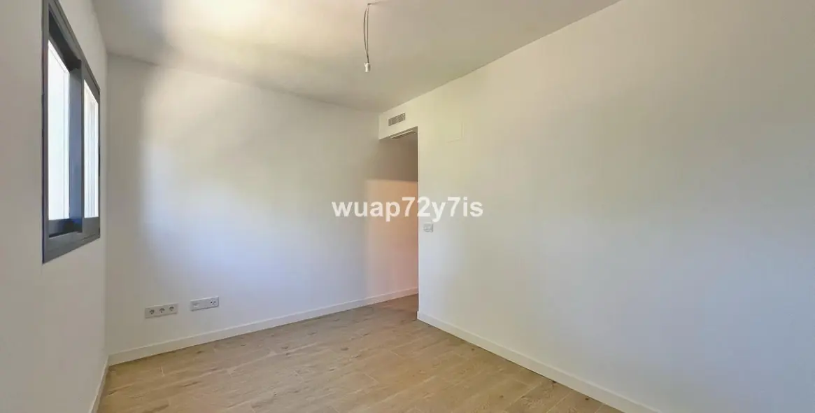 Продажа апартаментов на среднем этаже в Estepona 18