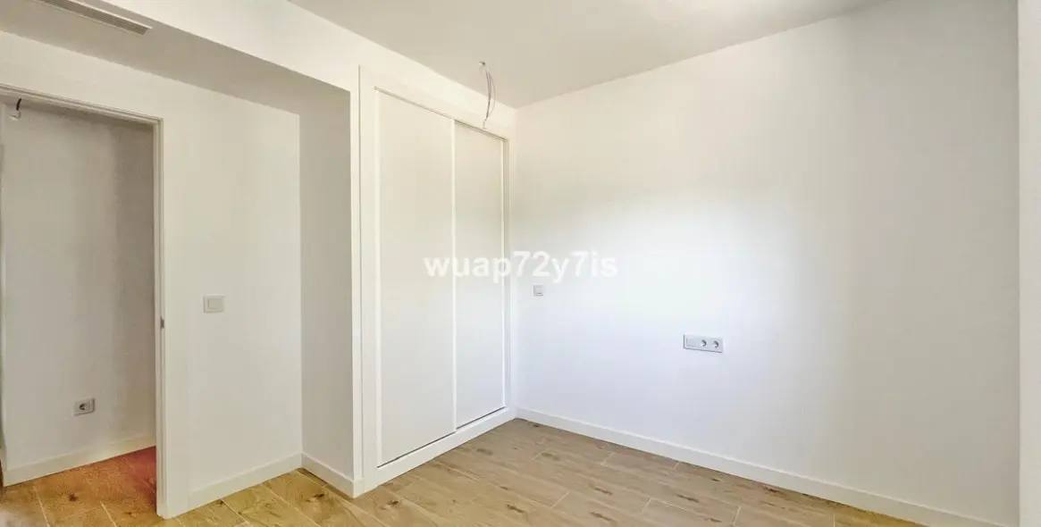 Продажа апартаментов на среднем этаже в Estepona 19