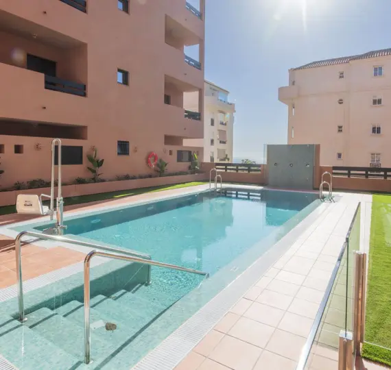 Продажа апартаментов на первом этаже в Benalmadena