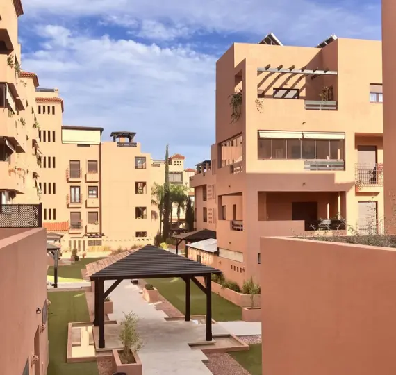 Продажа апартаментов на первом этаже в Benalmadena