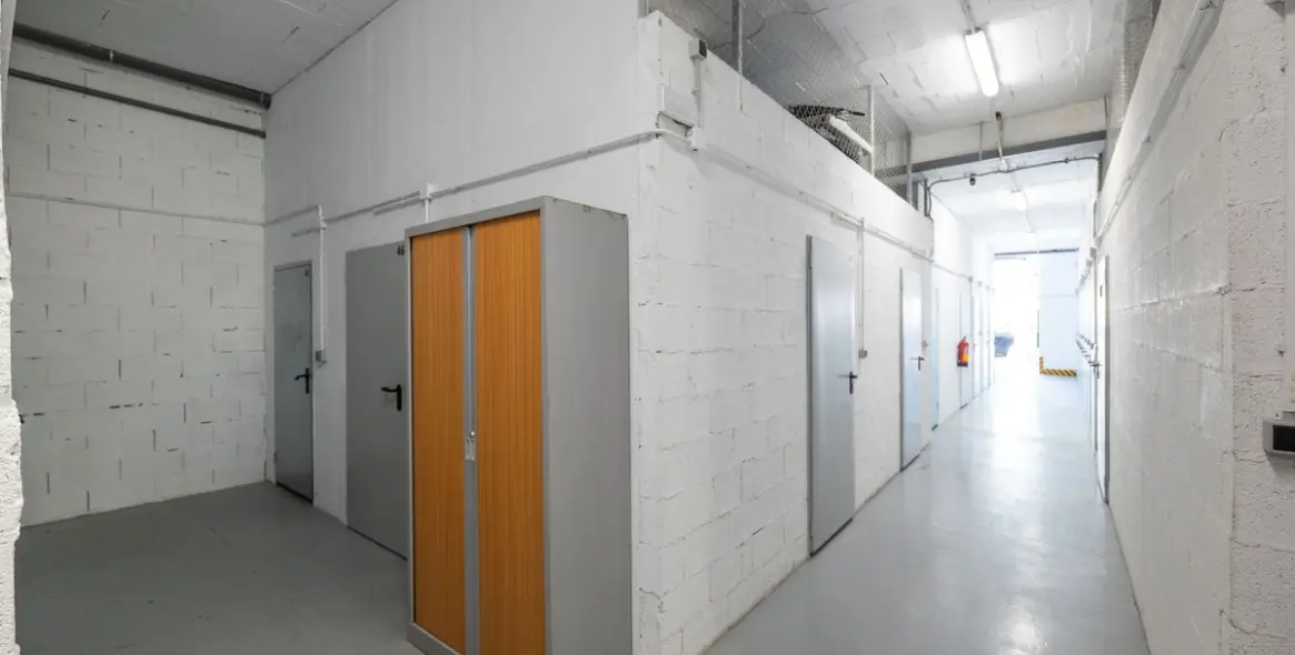 Sale of storage room in Marbella 3