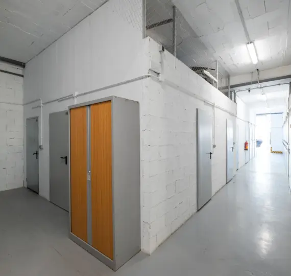 Storage room R4848325