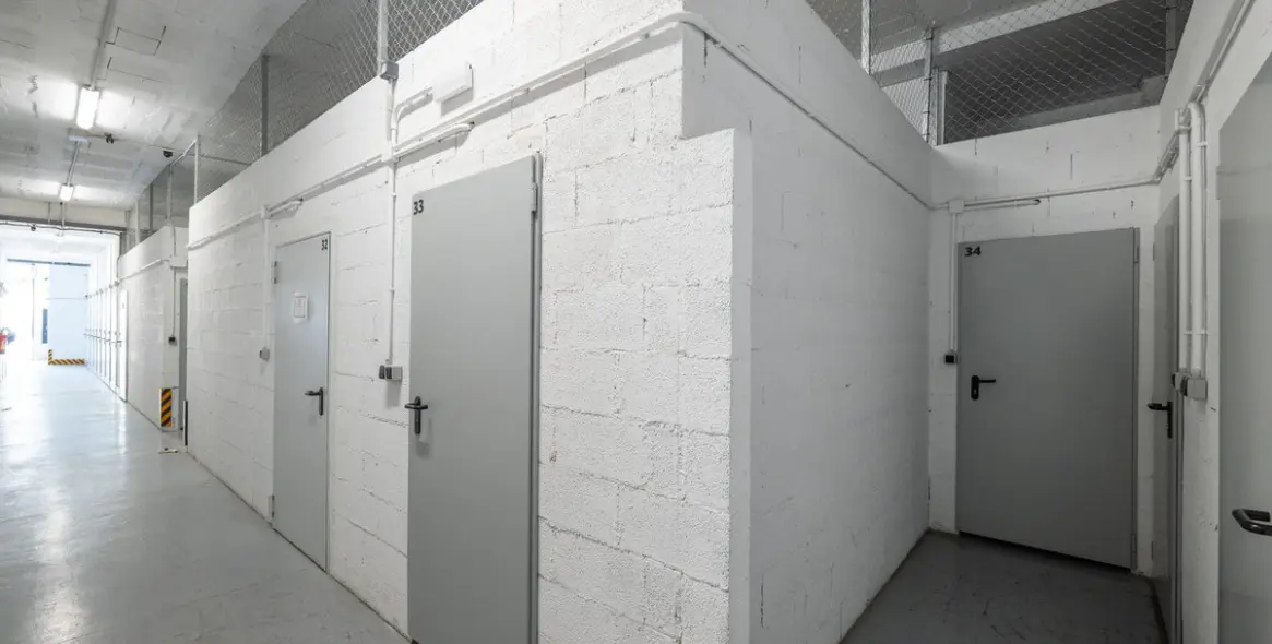 Sale of storage room in Marbella 5