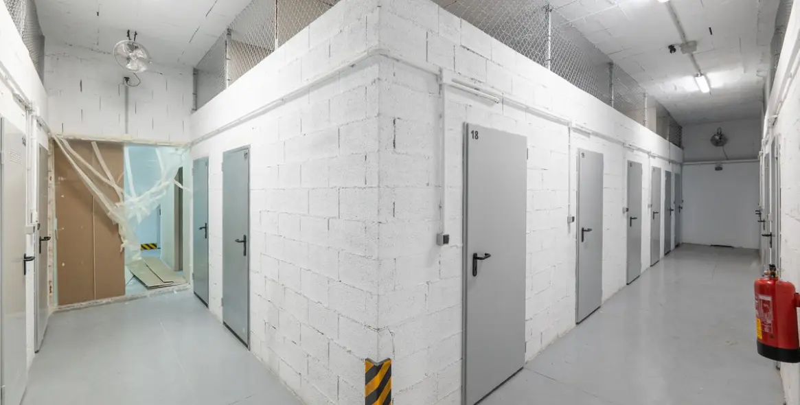 Sale of storage room in Marbella 6