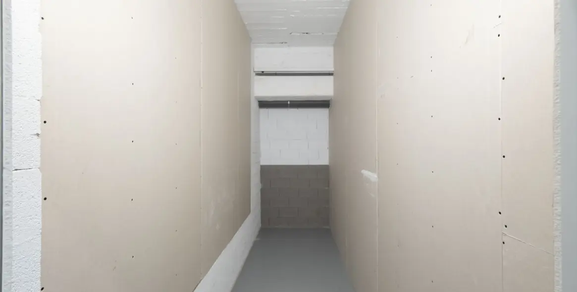 Sale of storage room in Marbella 9