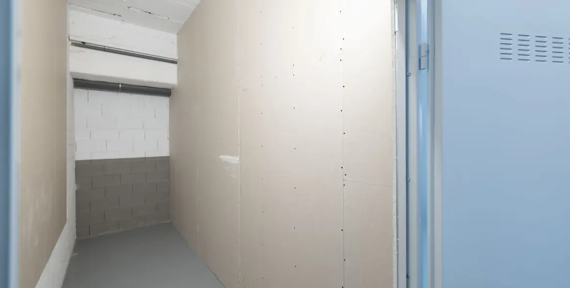 Sale of storage room in Marbella 10