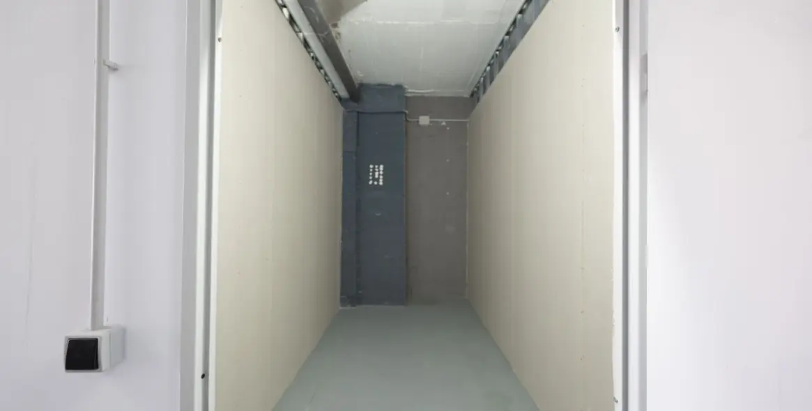 Sale of storage room in Marbella 19