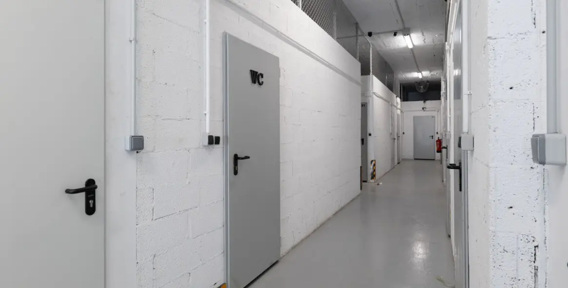 Sale of storage room in Marbella 23