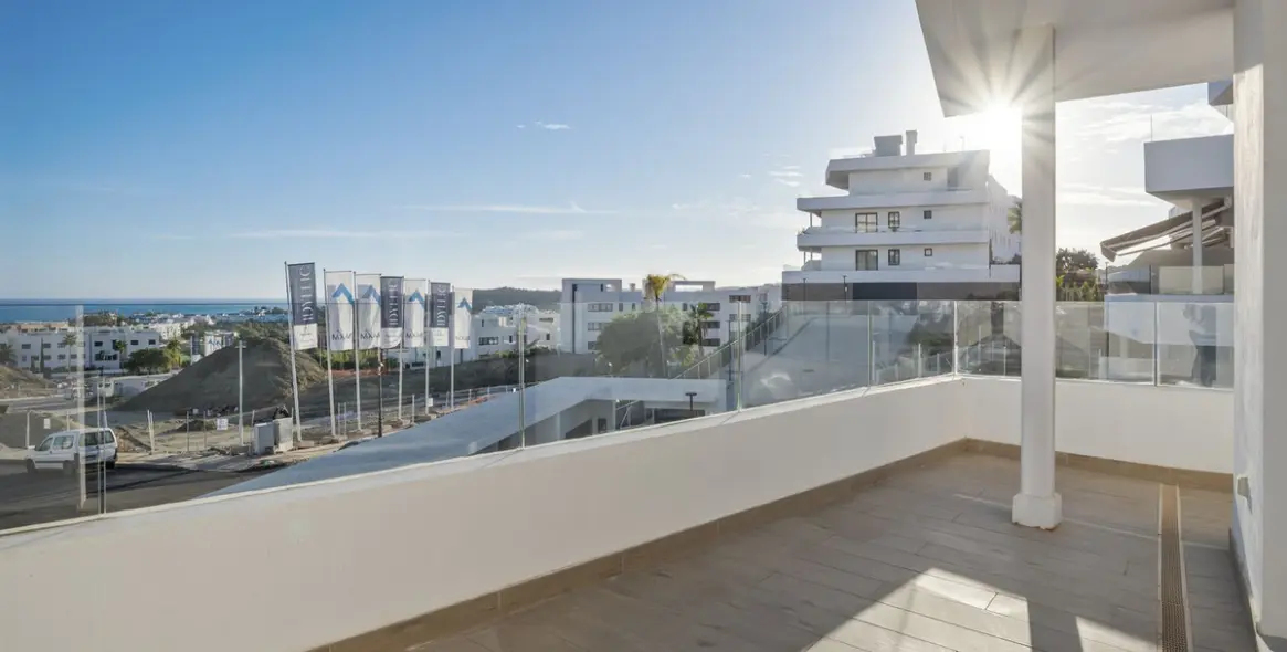 Sale of middle floor apartment in Estepona (district Estepona) 2