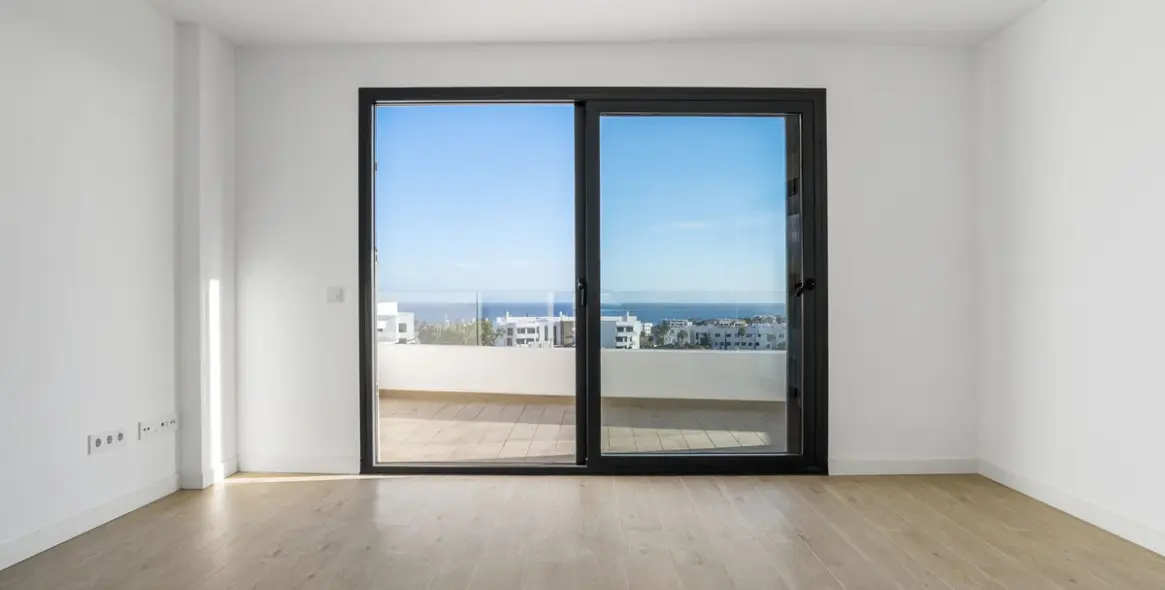 Sale of middle floor apartment in Estepona (district Estepona) 7