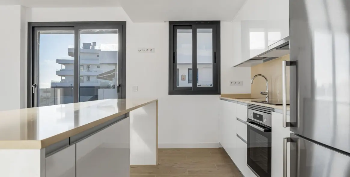 Sale of middle floor apartment in Estepona (district Estepona) 10