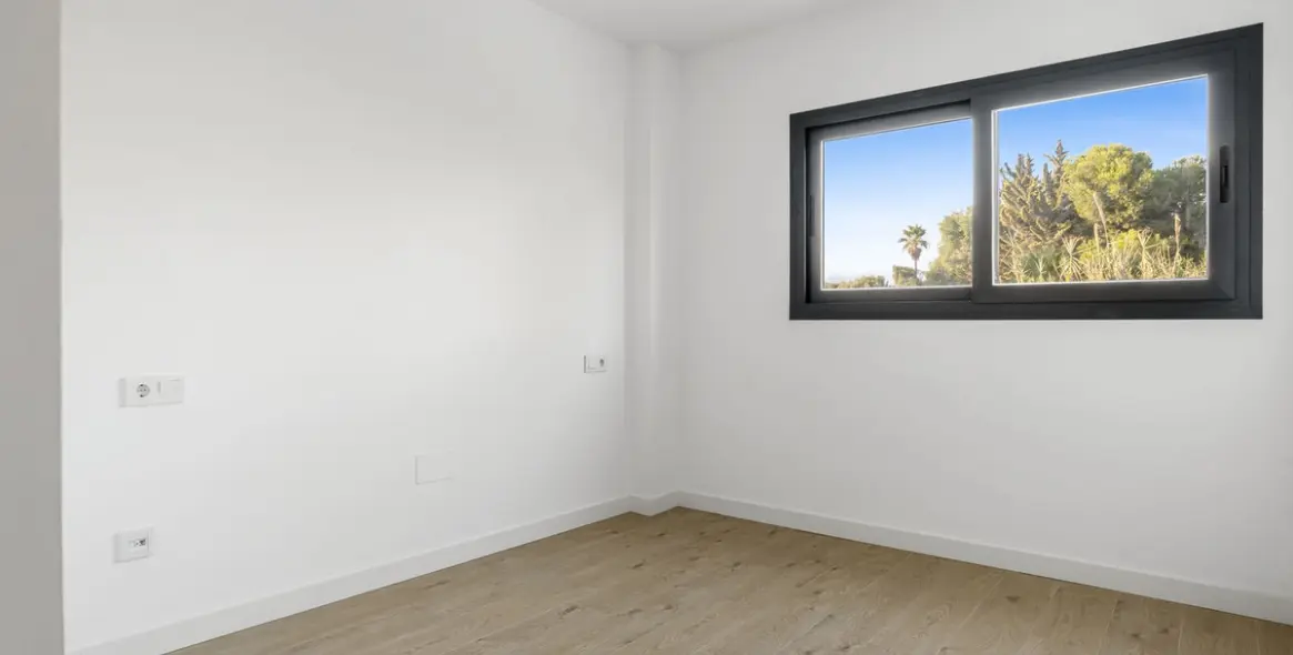 Продажа апартаментов на среднем этаже в Estepona 14