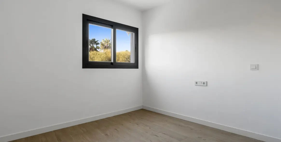 Продажа апартаментов на среднем этаже в Estepona 19