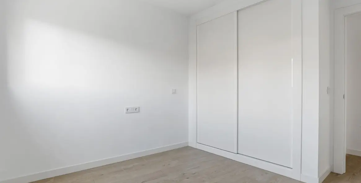 Продажа апартаментов на среднем этаже в Estepona 20