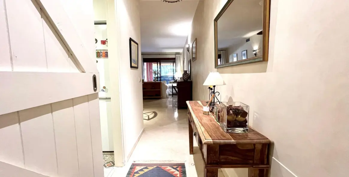 Sale of ground floor apartment in Los Monteros 1