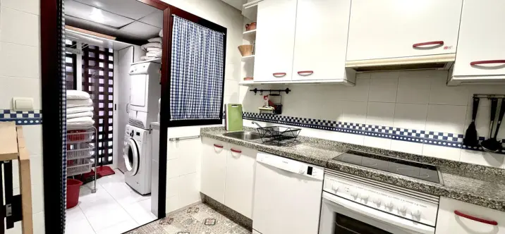 Sale of ground floor apartment in Los Monteros 1