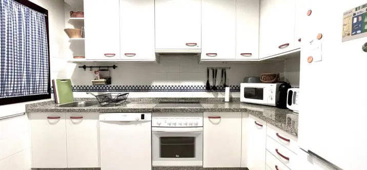 Sale of ground floor apartment in Los Monteros 2