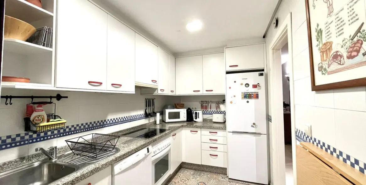 Sale of ground floor apartment in Los Monteros 4