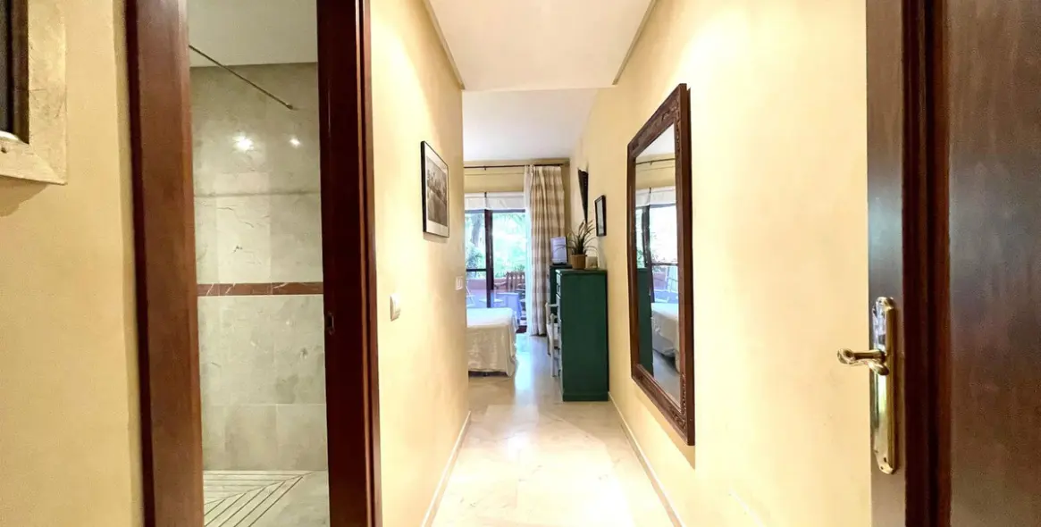 Sale of ground floor apartment in Los Monteros 14