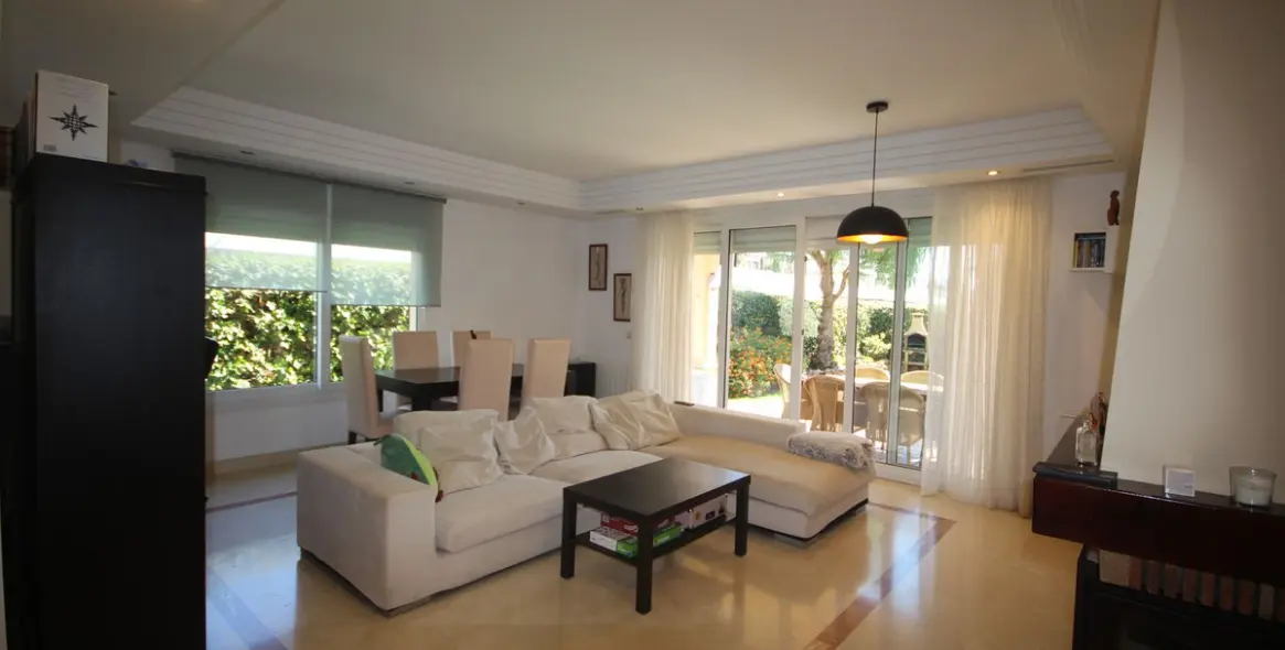 Продажа дома на две семьи в Riviera del Sol 8