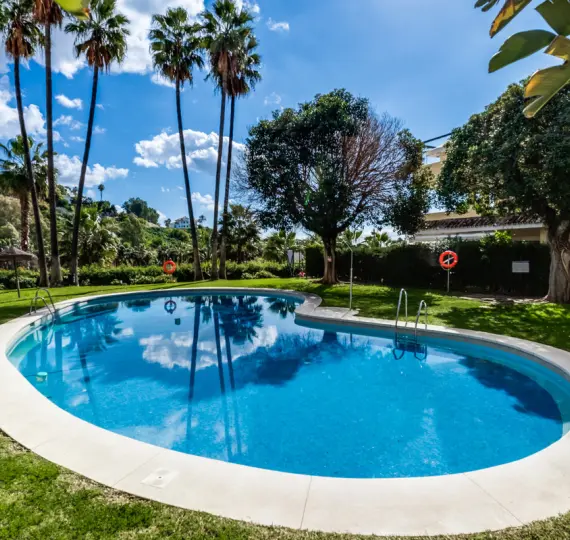 Sale of middle floor apartment in La Quinta