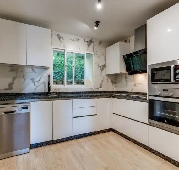 Sale of middle floor apartment in La Quinta