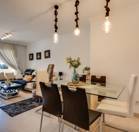 Sale of middle floor apartment in La Quinta