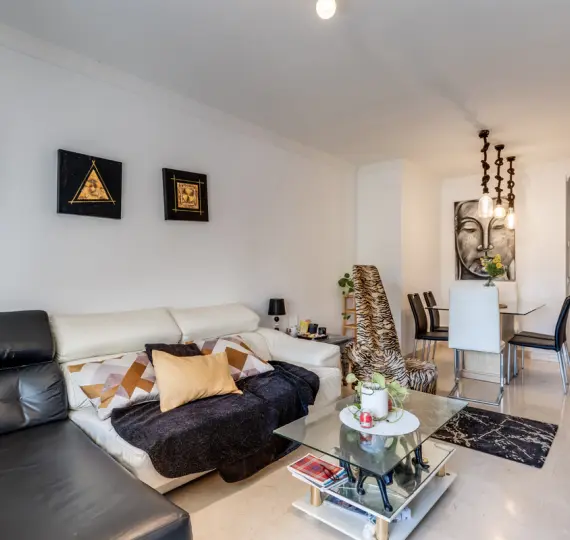 Sale of middle floor apartment in La Quinta