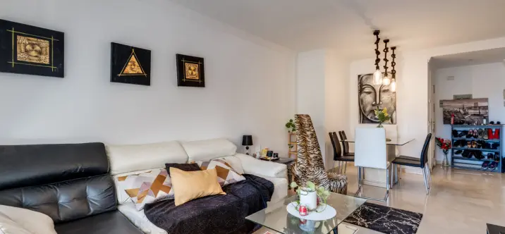 Sale of middle floor apartment in La Quinta 4