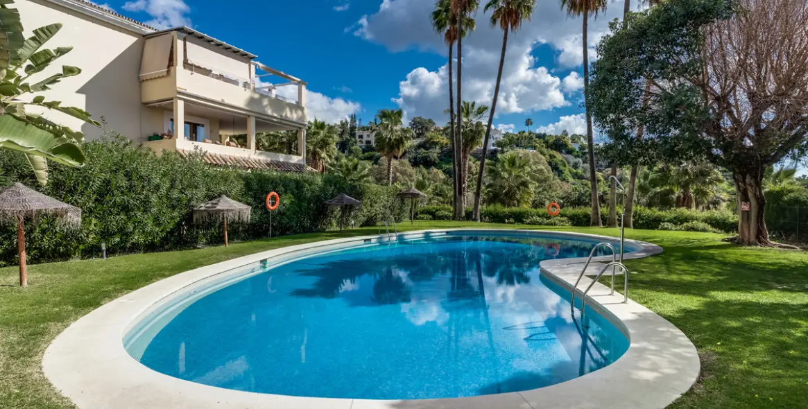 Sale of middle floor apartment in La Quinta 22