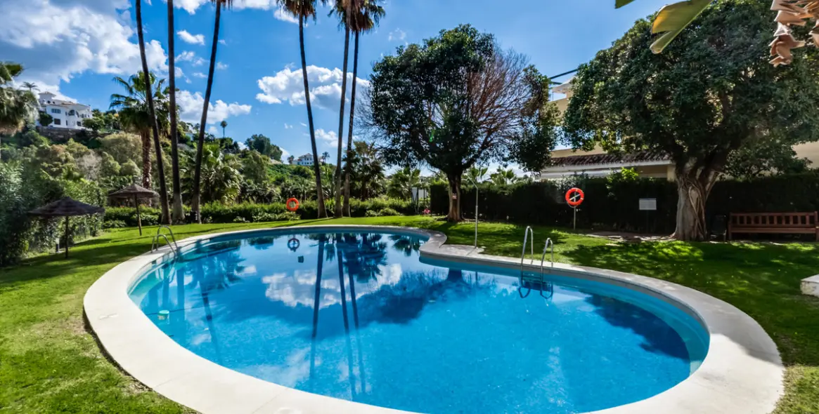 Sale of middle floor apartment in La Quinta 24