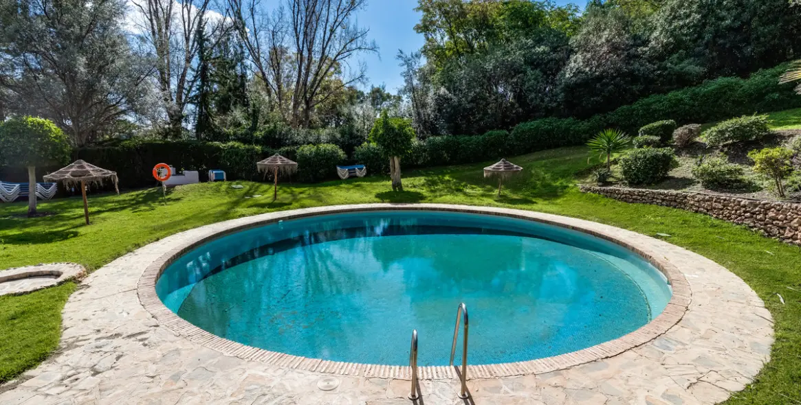 Sale of middle floor apartment in La Quinta 25