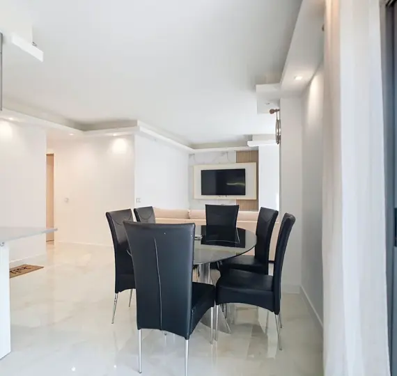 Middle floor apartment R5049817