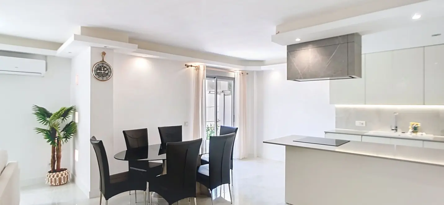 Продажа апартаментов на среднем этаже в Estepona 4