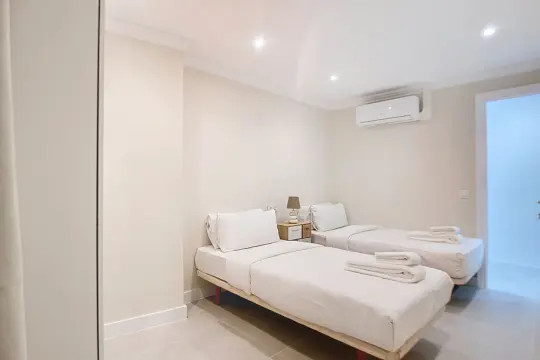 Image 7 thumb